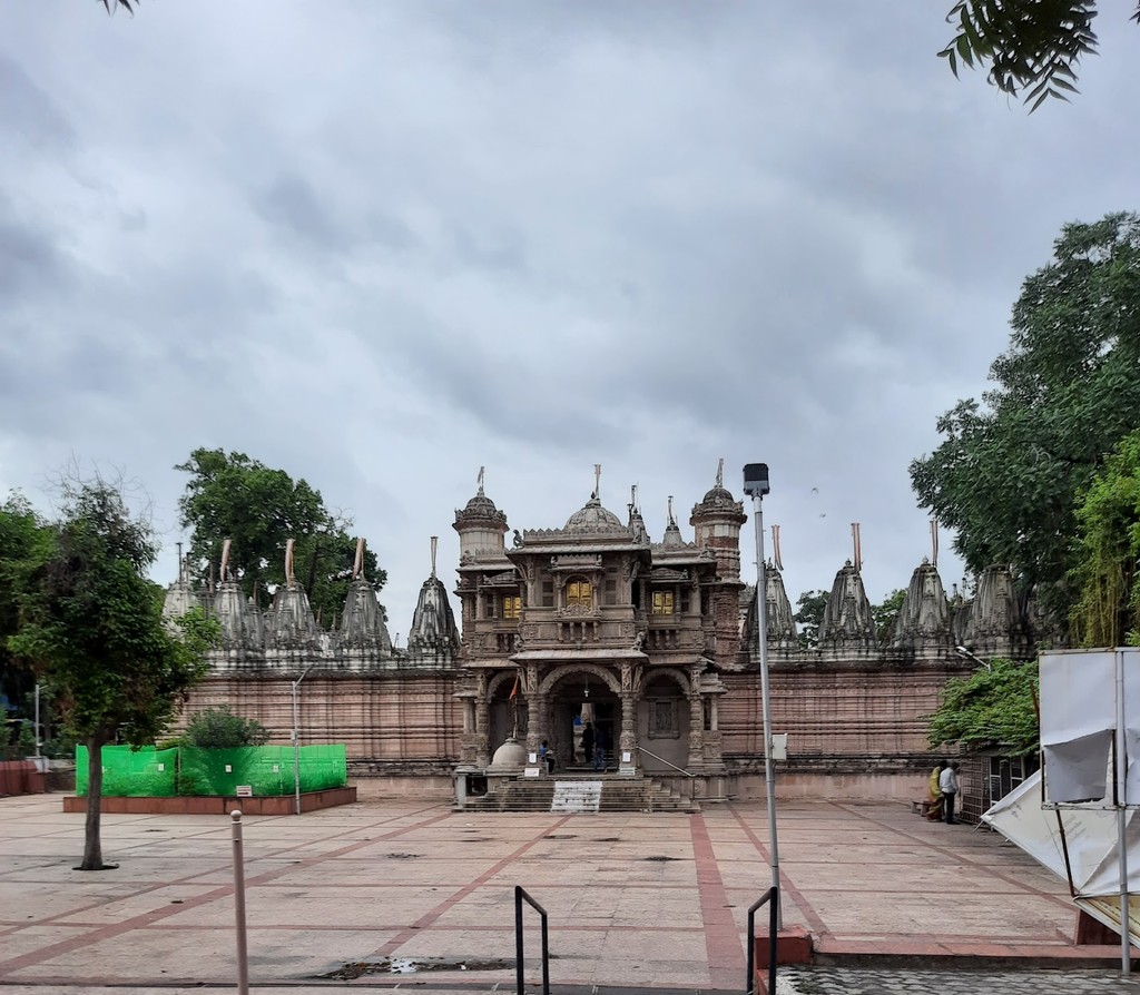 Hutheesing Jain Temple (Source: Google Maps)