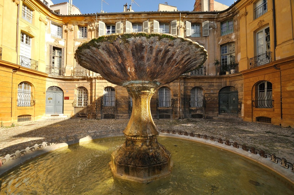 Place d'Albertas (Source: Google Maps)
