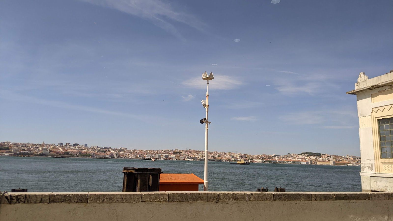Farol de Cacilhas (Source: Google Maps)