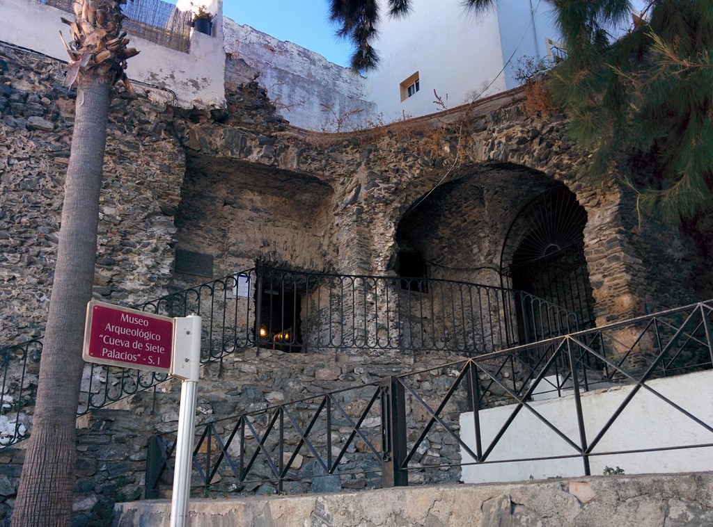 Museo Arqueológico Cueva de Siete Palacios (Source: Google Maps)