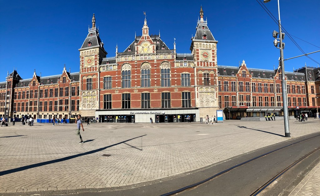 Amsterdam Centraal Station (Source: Google Maps)