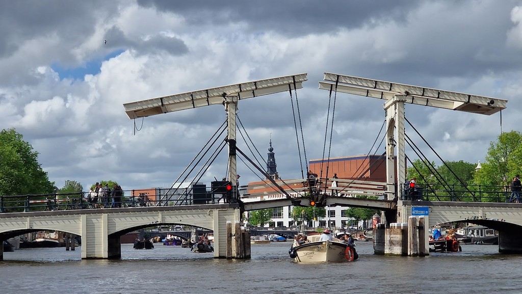 Magere Brug (Skinny Bridge) (Source: Google Maps)