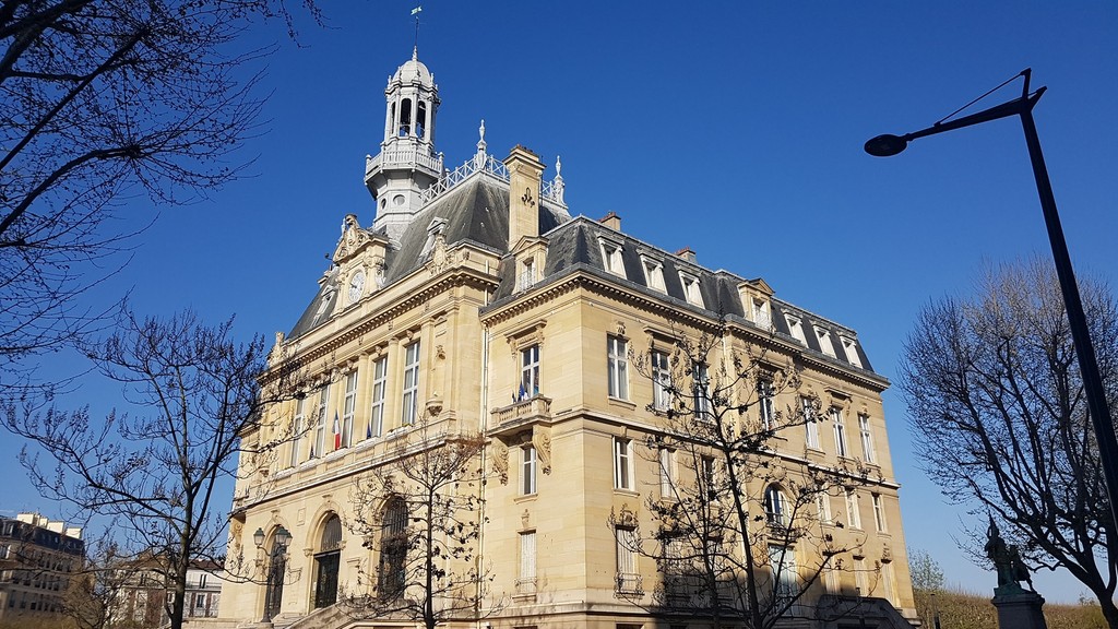 Mairie d'Asnières-sur-Seine (Source: Google Maps)