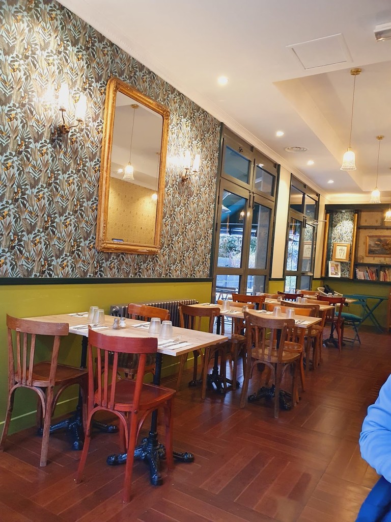 Restaurant Le Val d'Asnières (Source: Google Maps)