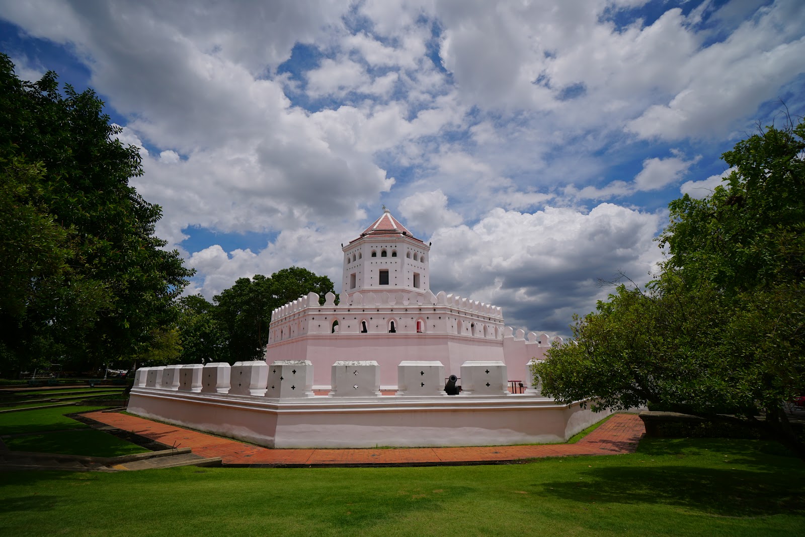 Phra Sumen Fort (Source: Google Maps)