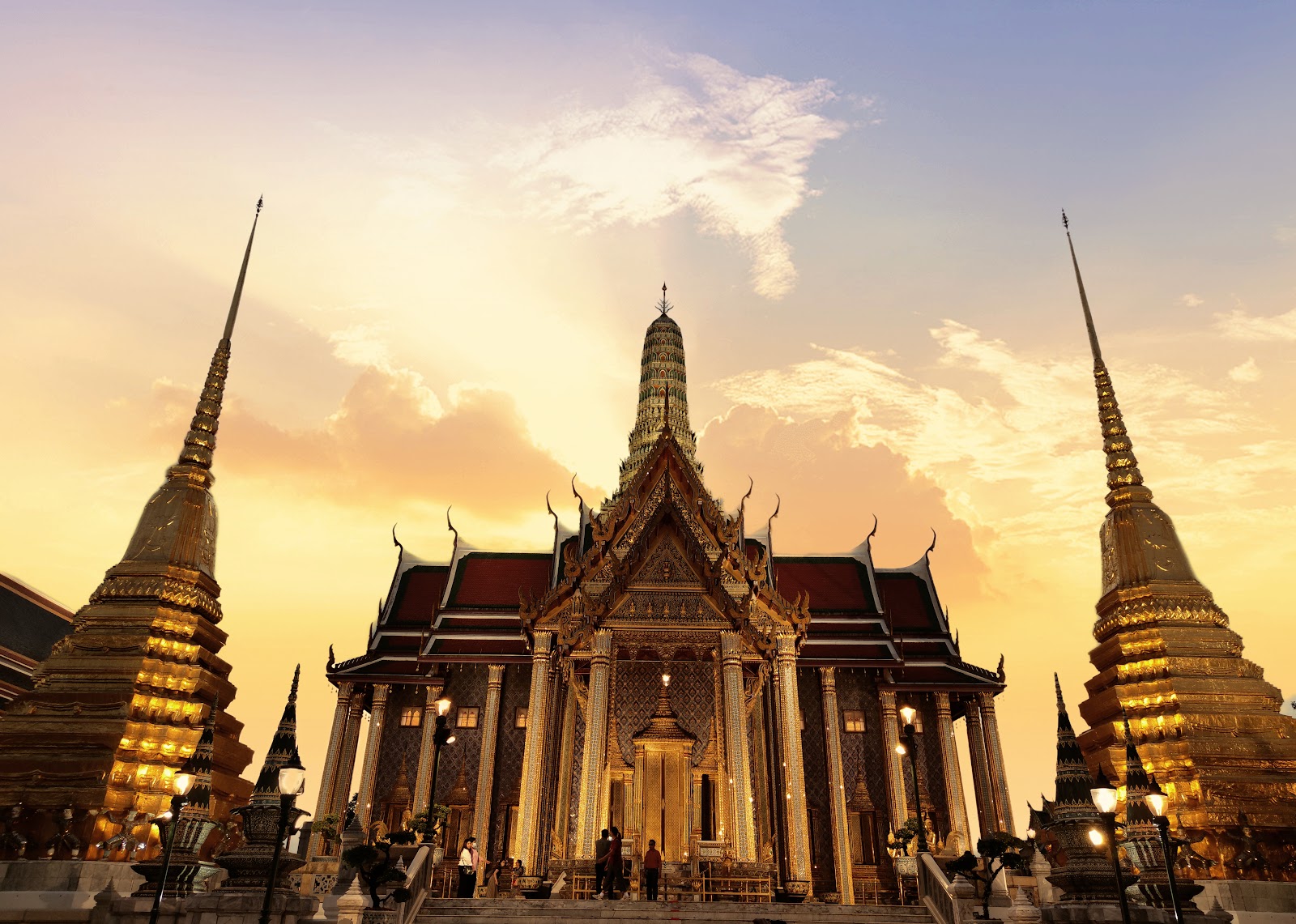 Wat Phra Kaew (Temple of the Emerald Buddha) (Source: Google Maps)