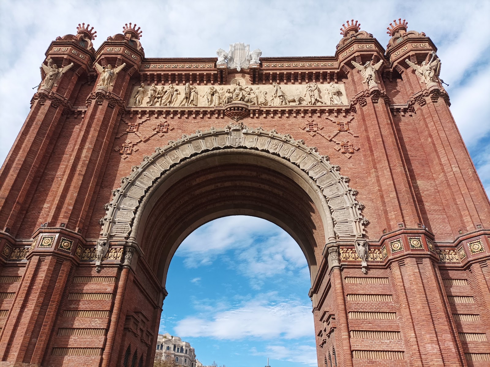 Arc de Triomf (Source: Google Maps)