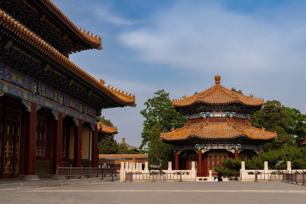 Jingshan Park (景山公园) (Source: Google Maps)