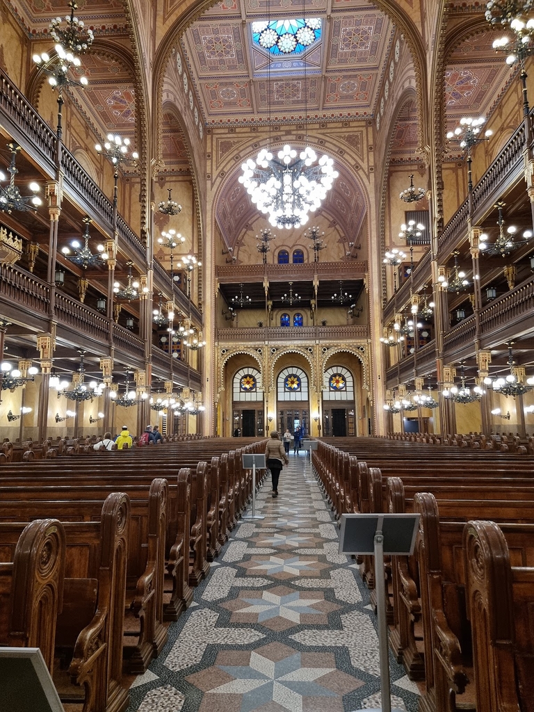 Dohány Street Synagogue (Source: Google Maps)