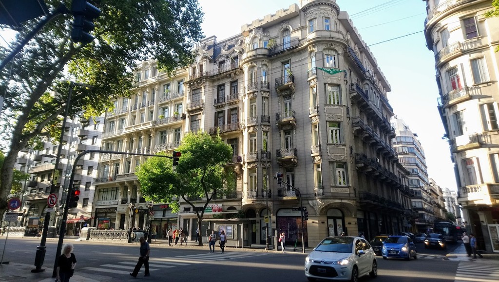 Avenida de Mayo (Source: Google Maps)