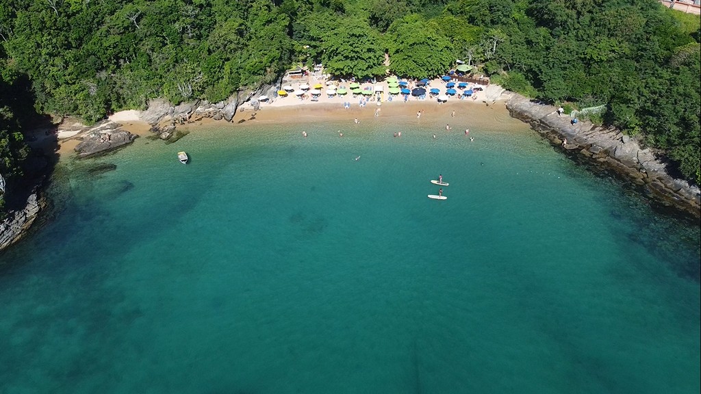 Praia João Fernandinho (Source: Google Maps)