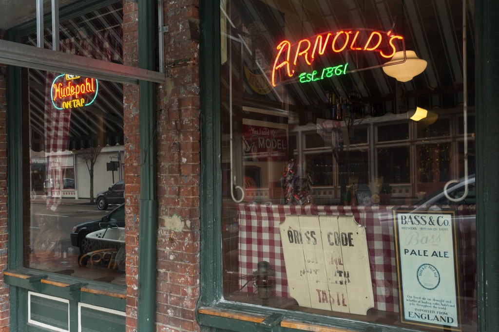 Arnold's Bar and Grill (Source: Google Maps)