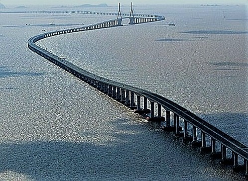 Hangzhou Bay Bridge Observation Deck (杭州湾大桥观景台) (Source: Google Maps)