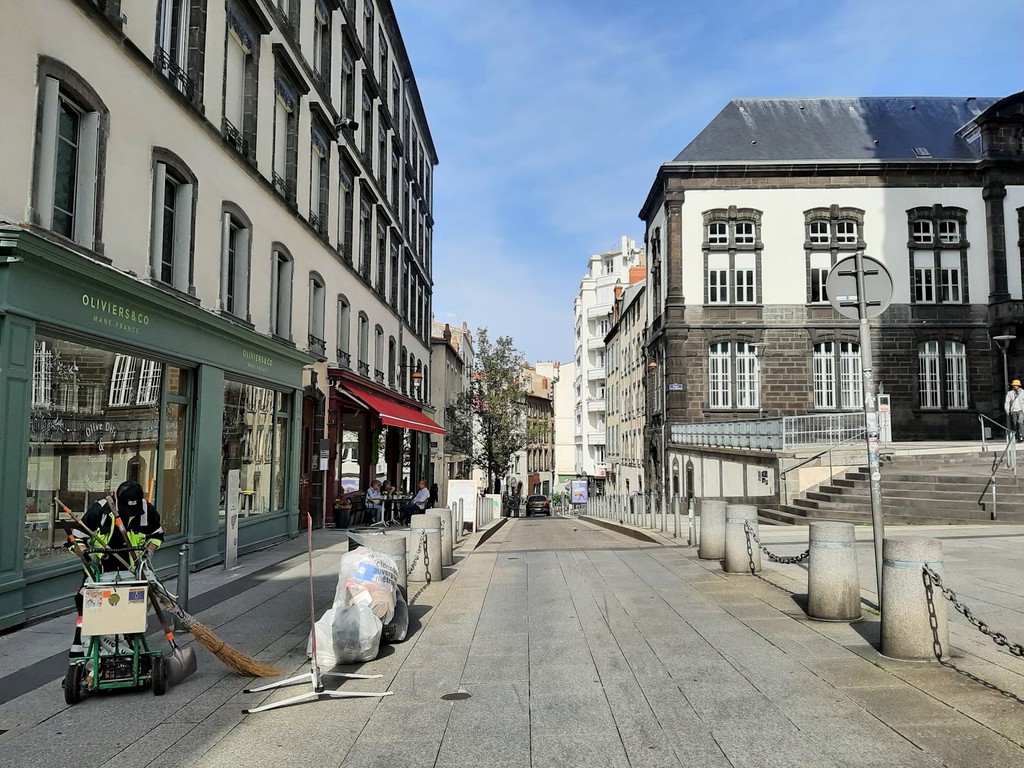 Rue des Gras (Source: Google Maps)