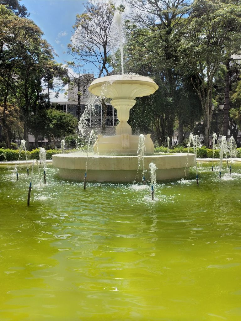 Praça Santos Andrade (Source: Google Maps)