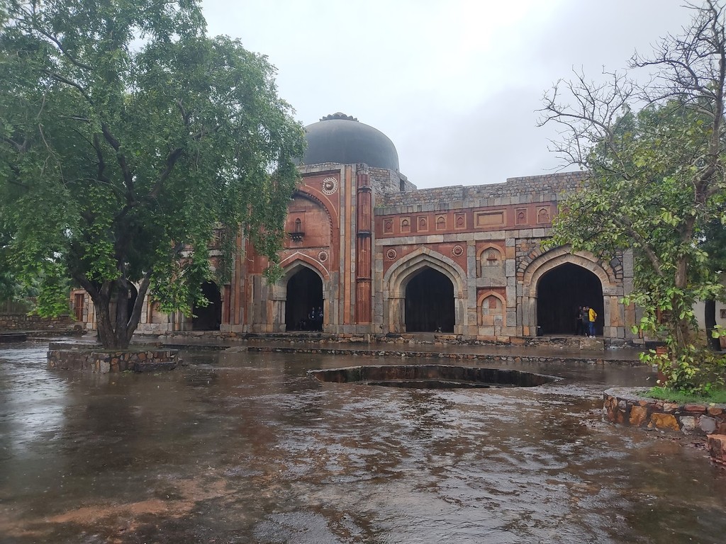 Jamali Kamali Mosque and Tomb (Source: Google Maps)