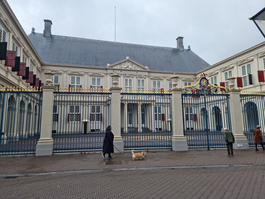 Noordeinde Palace (Source: Google Maps)