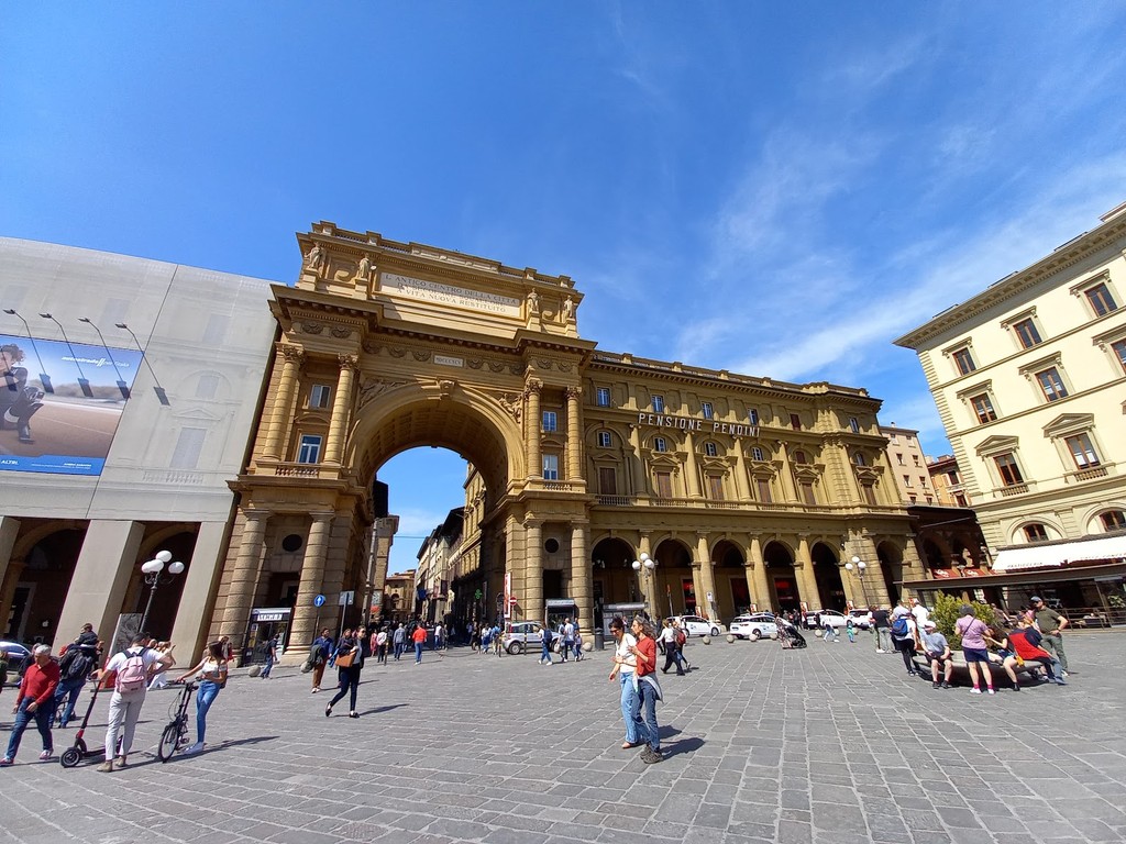Piazza della Repubblica (Source: Google Maps)