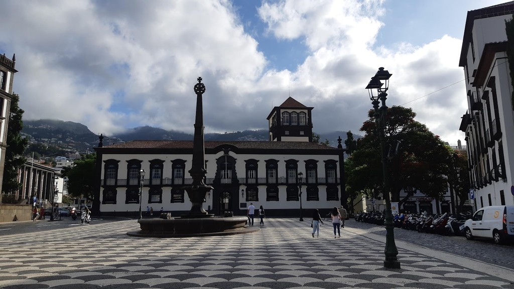 Praça do Município (Source: Google Maps)