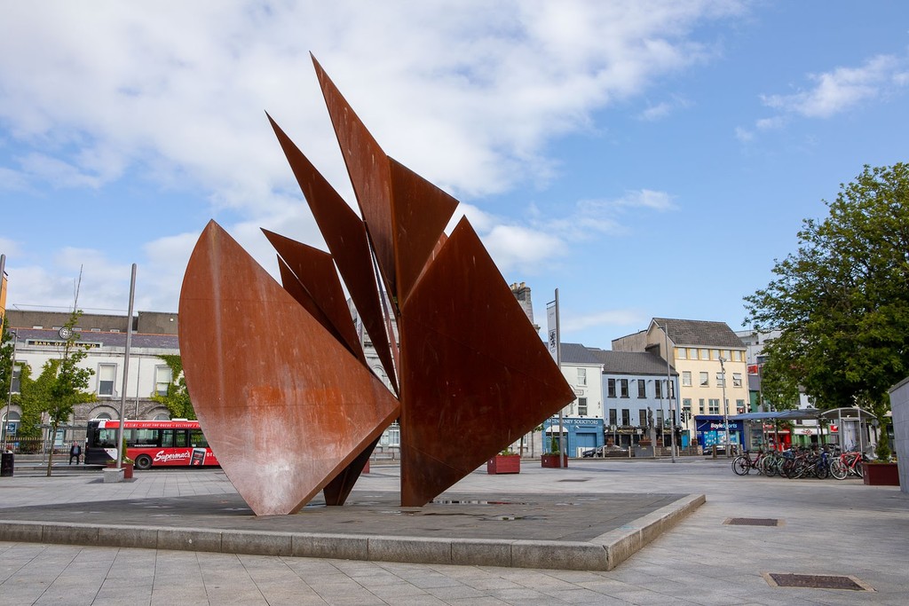 Eyre Square (John F. Kennedy Memorial Park) (Source: Google Maps)