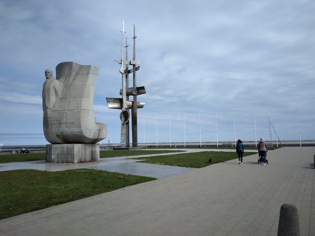 Kościuszko Square (Skwer Kościuszki) (Source: Google Maps)