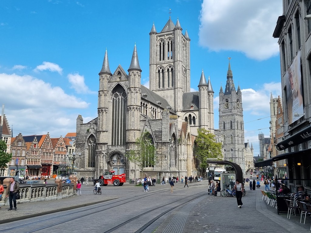 St. Nicholas' Church (Sint-Niklaaskerk) (Source: Google Maps)