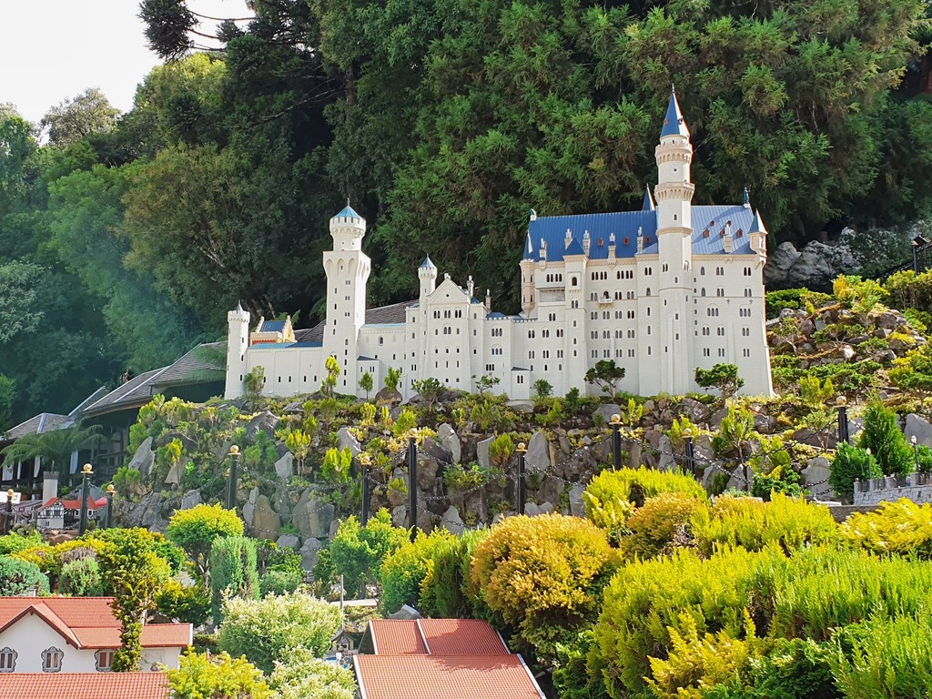 Mini Mundo (Source: Google Maps)