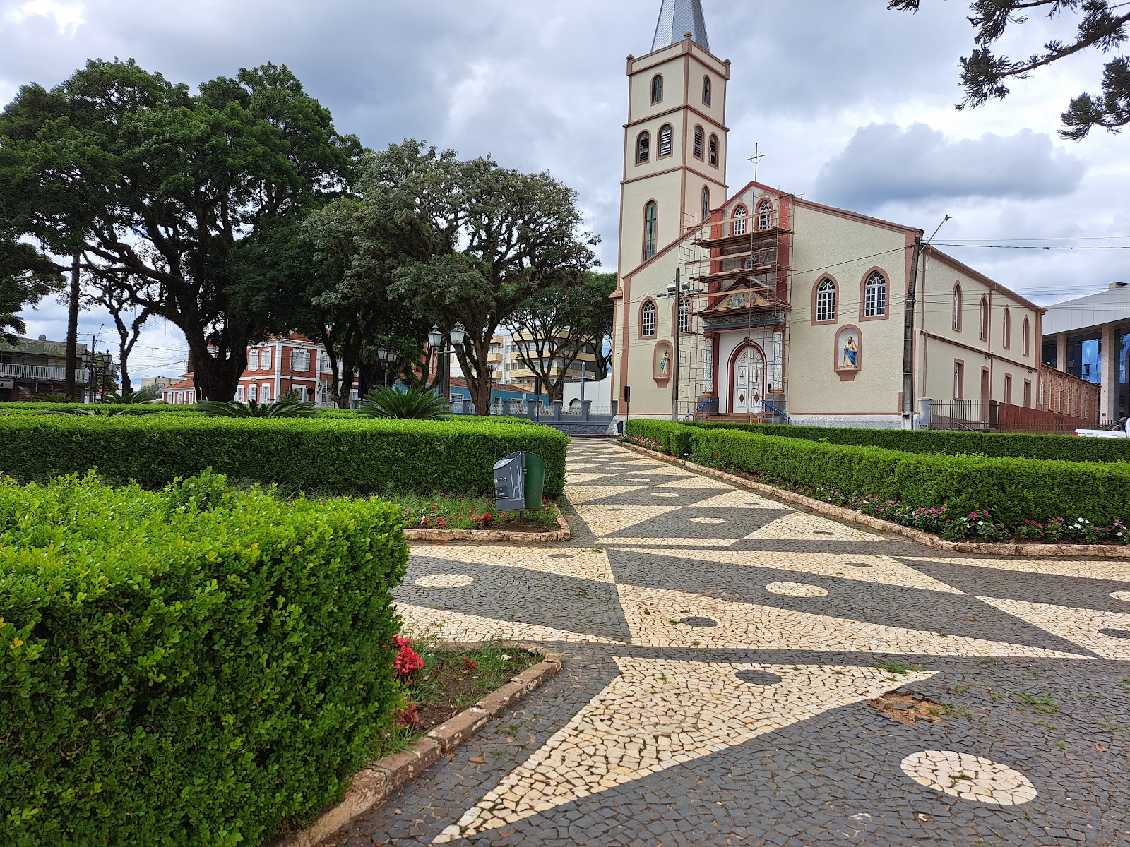 Praça 9 de Dezembro (Source: Google Maps)
