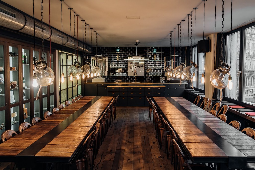 Café Paris (Source: Google Maps)