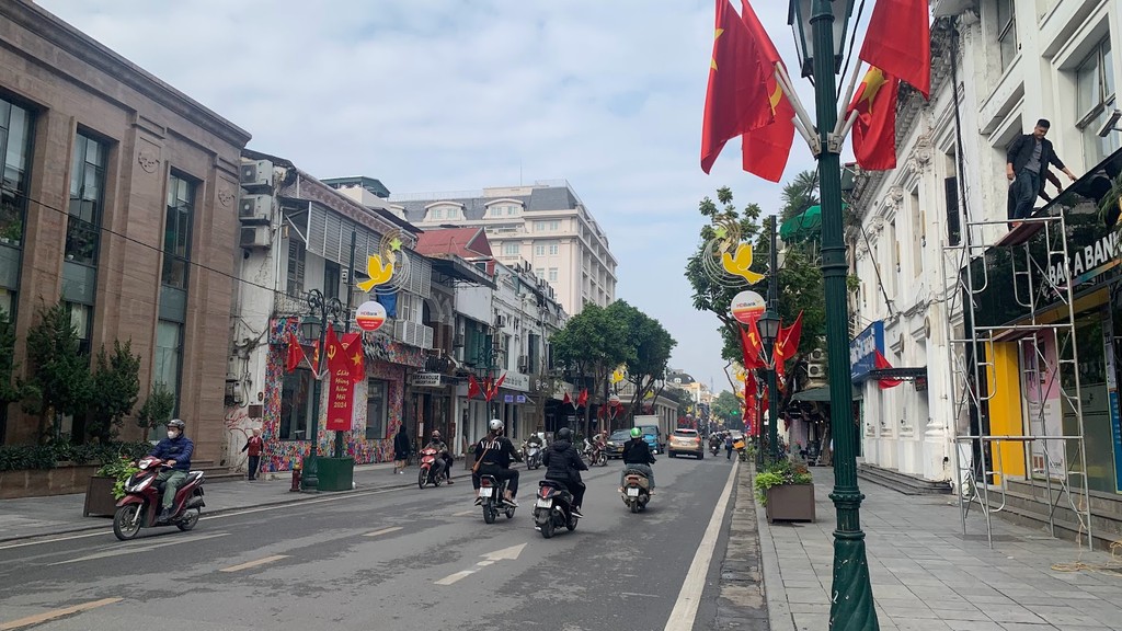 Trang Tien Street (Source: Google Maps)