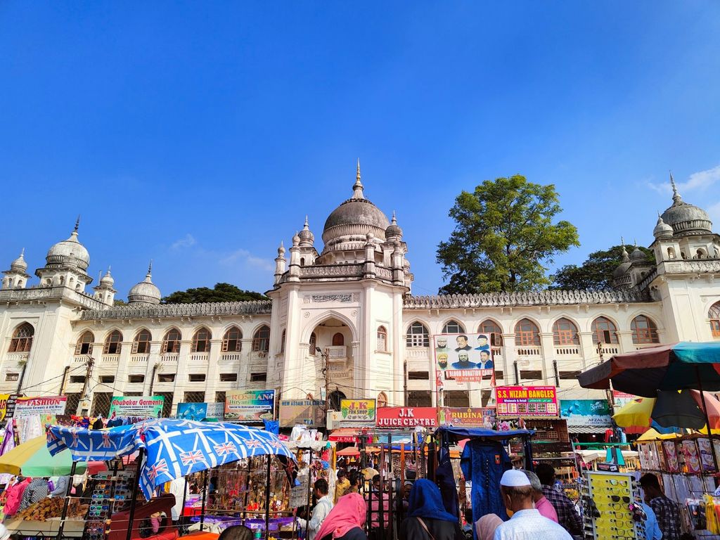 Laad Bazaar (Source: Google Maps)