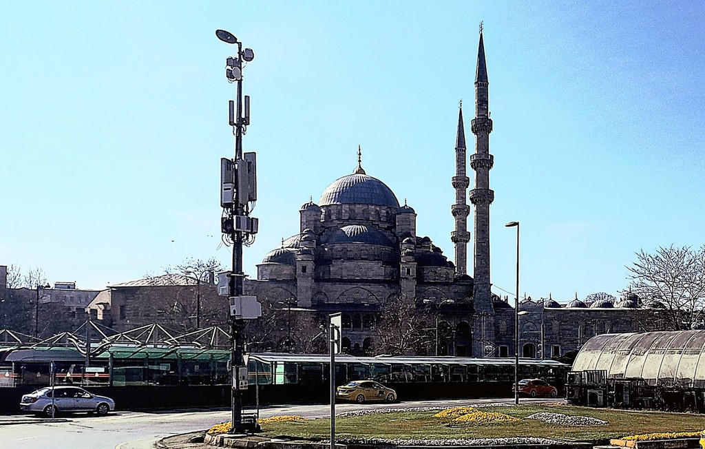 Yeni Cami (New Mosque) (Source: Google Maps)