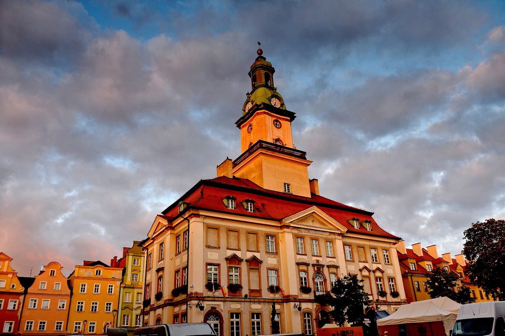 Plac Ratuszowy (Town Hall Square) (Source: Google Maps)