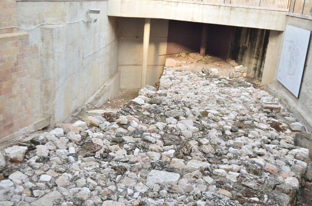Broad Wall (Source: Google Maps)