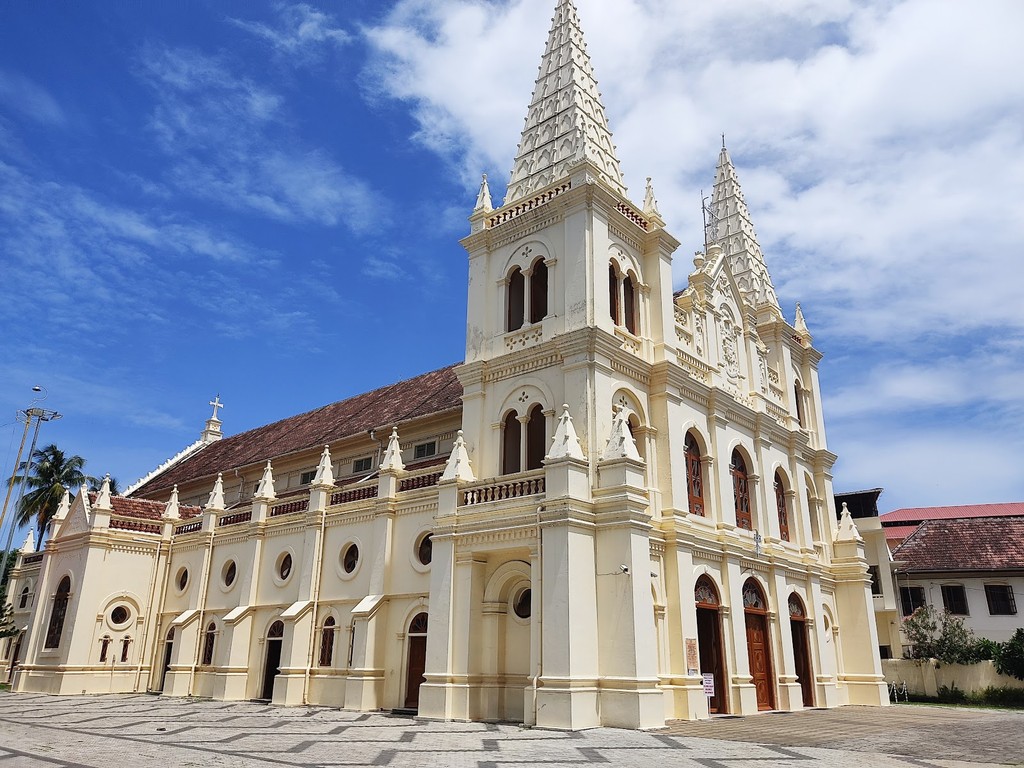 Santa Cruz Cathedral Basilica (Source: Google Maps)