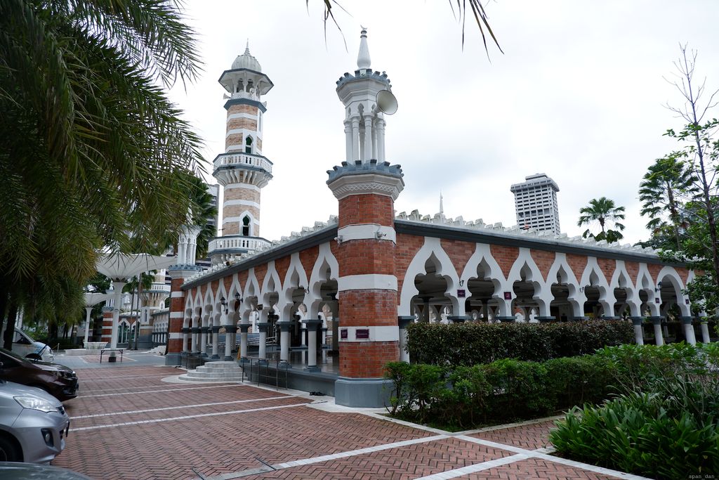 Jamek Mosque (Masjid Jamek) (Source: Google Maps)