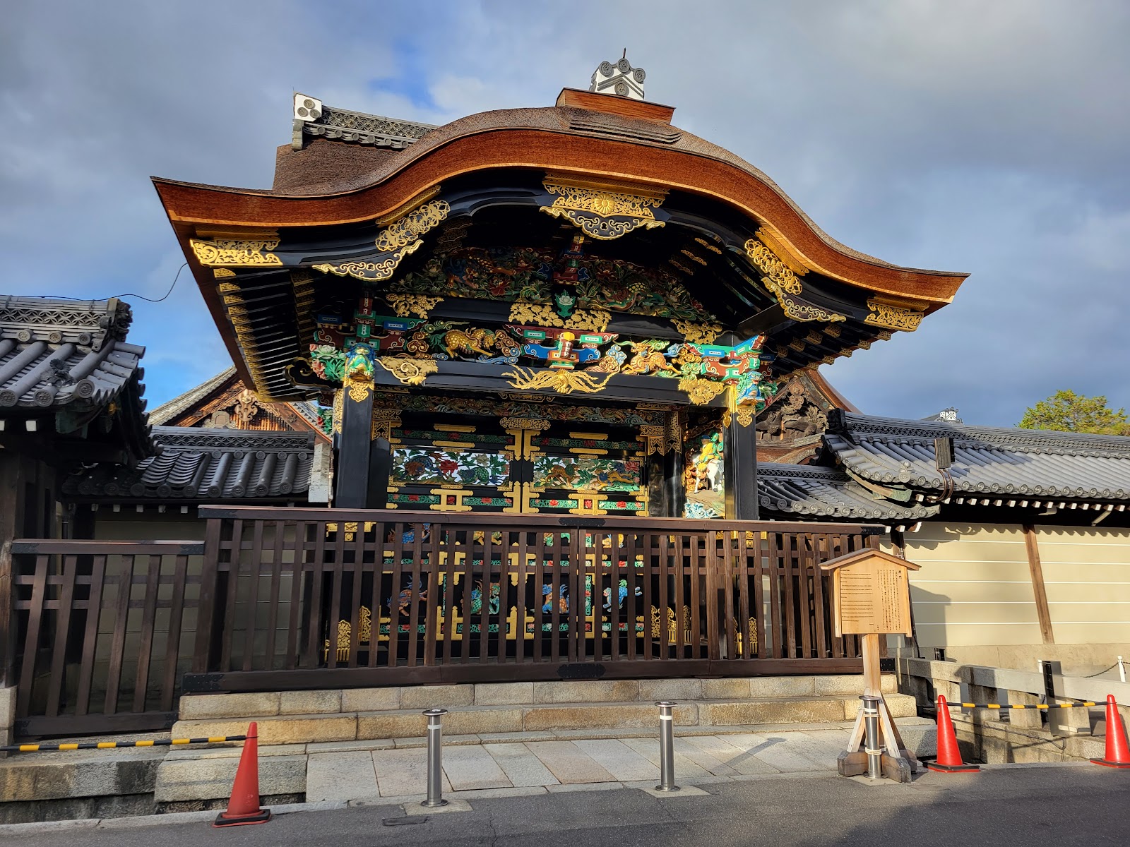 Nishi Honganji Temple (Source: Google Maps)