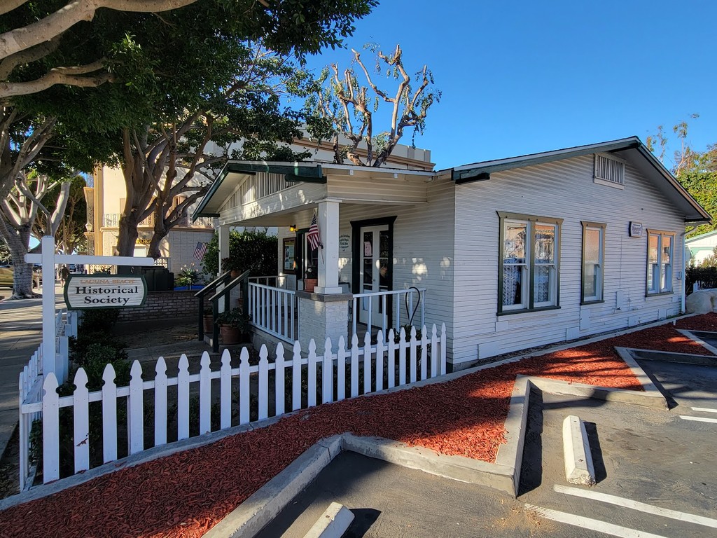 Murphy-Smith Historical Bungalow (Source: Google Maps)