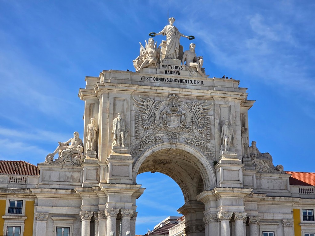 Arco da Rua Augusta (Source: Google Maps)