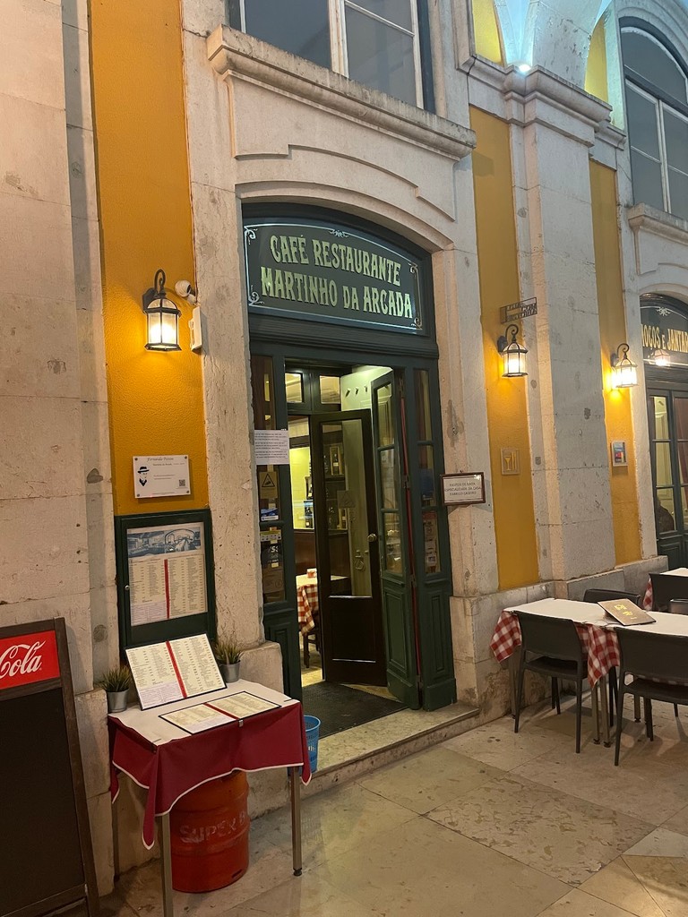 Café Martinho da Arcada (Source: Google Maps)