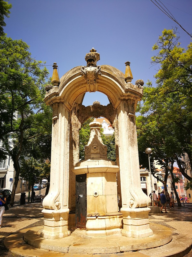 Largo do Carmo (Source: Google Maps)