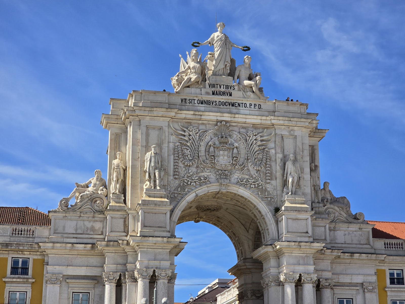Rua Augusta Arch (Source: Google Maps)