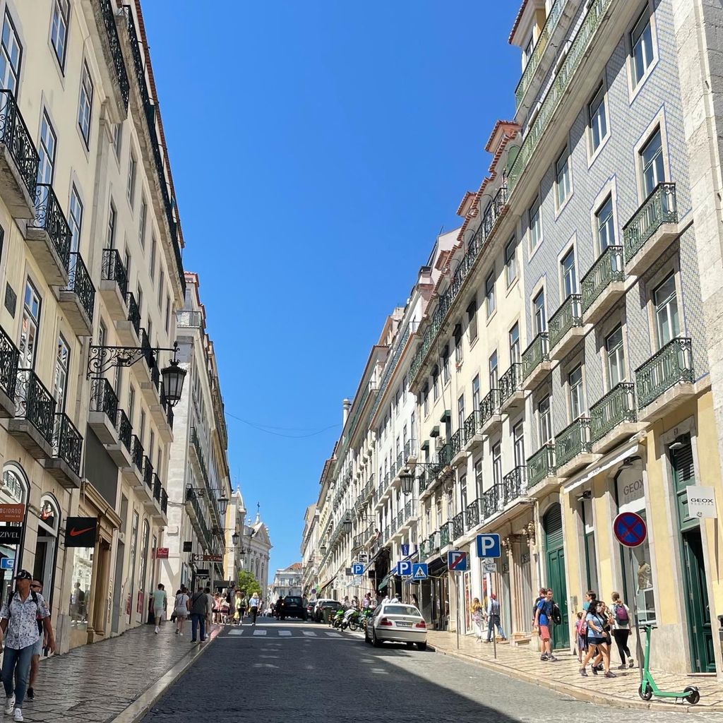Rua Garrett (Source: Google Maps)