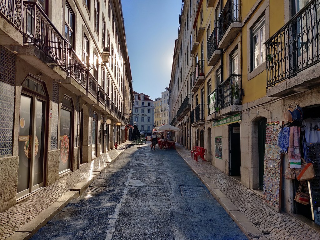 Rua dos Bacalhoeiros (Source: Google Maps)
