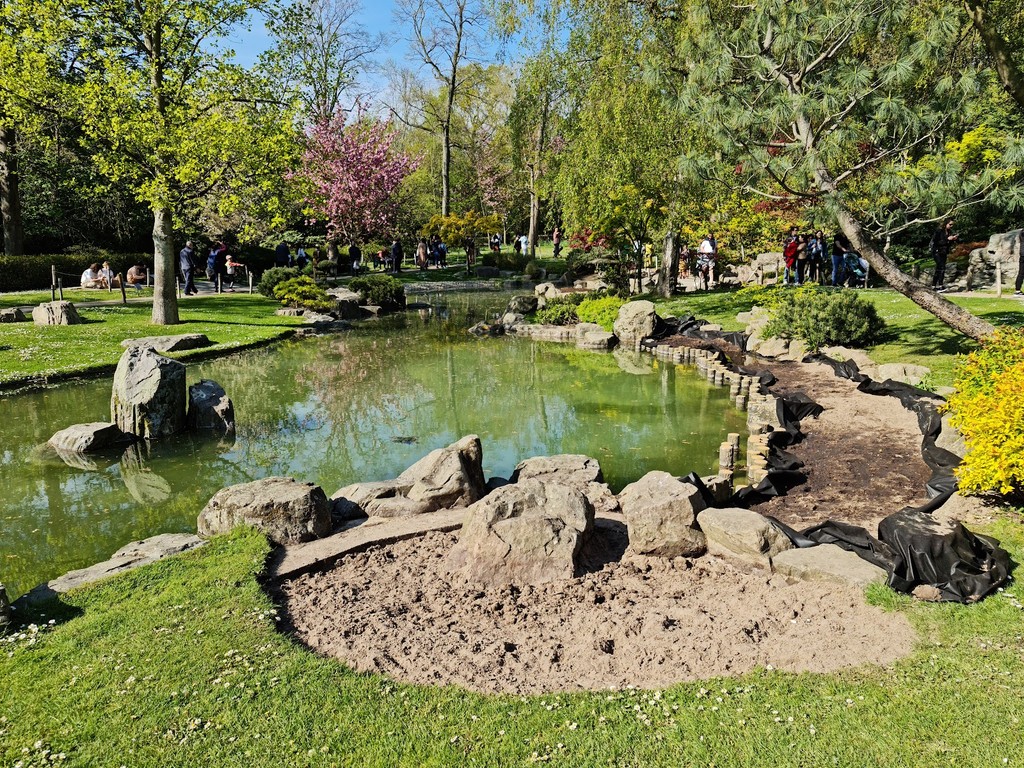 Holland Park (Source: Google Maps)