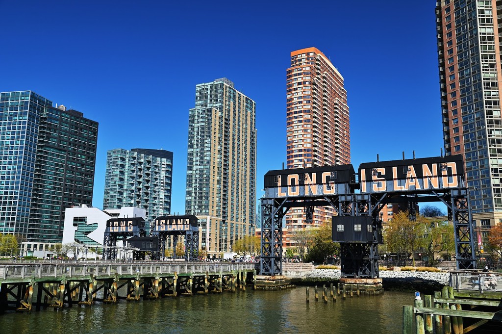 Gantry Plaza State Park (Source: Google Maps)