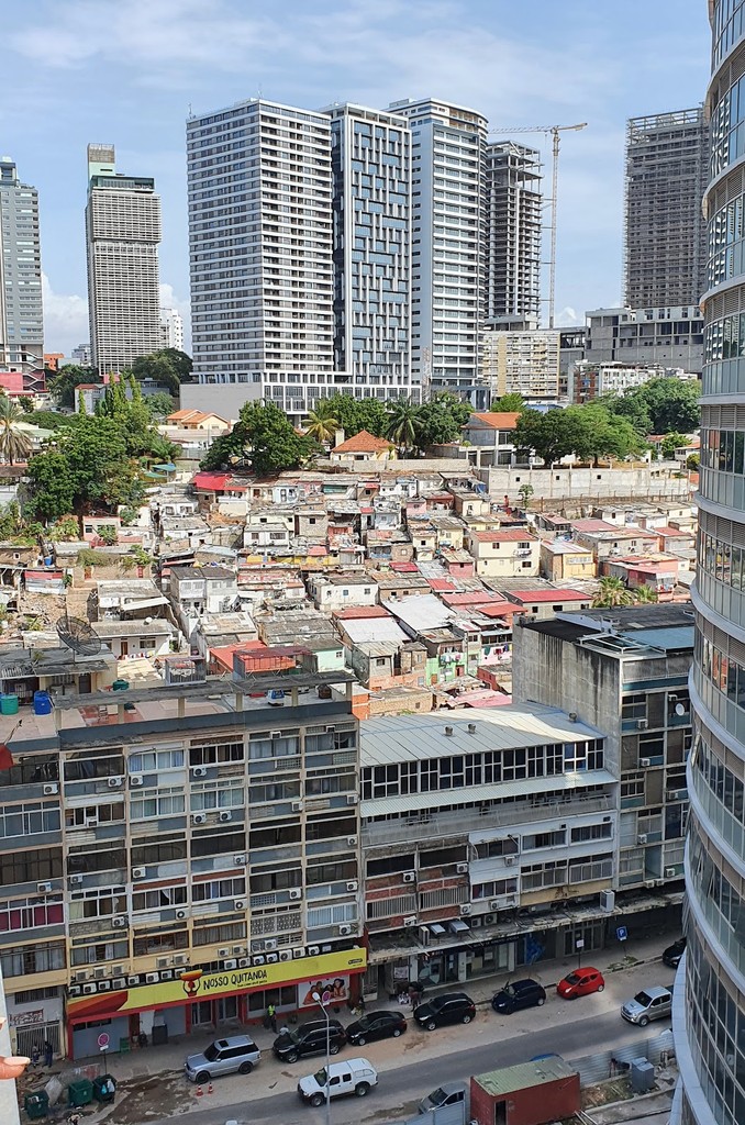 Largo do Kinaxixi (Source: Google Maps)