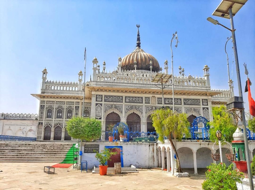Chota Imambara (Source: Google Maps)