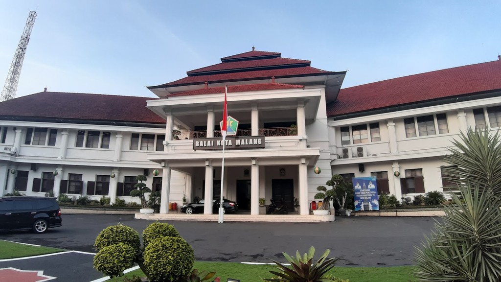 Malang City Hall (Source: Google Maps)
