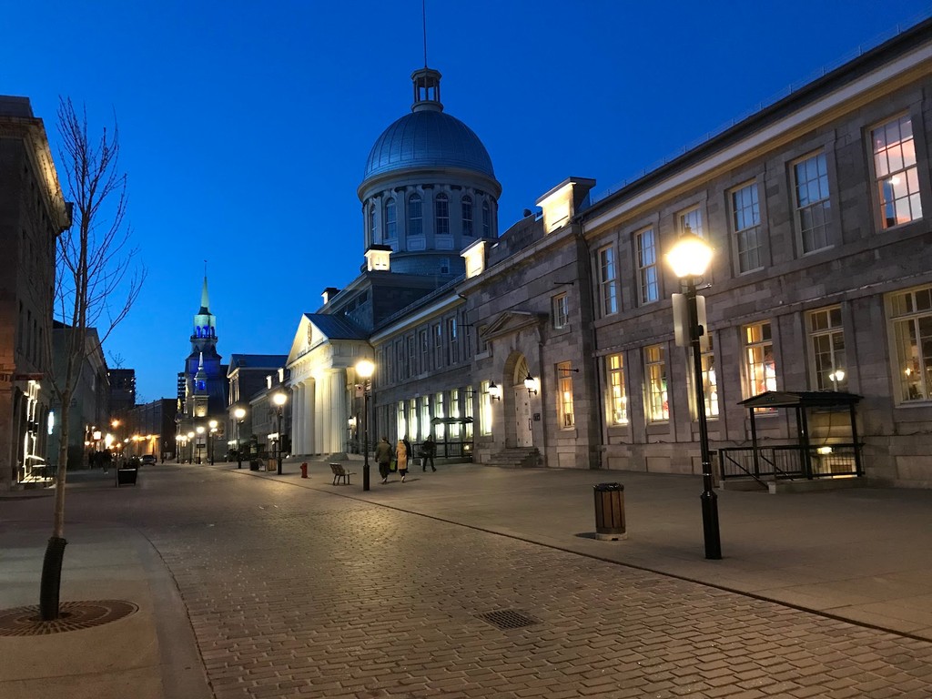 Marché Bonsecours Café (Source: Google Maps)